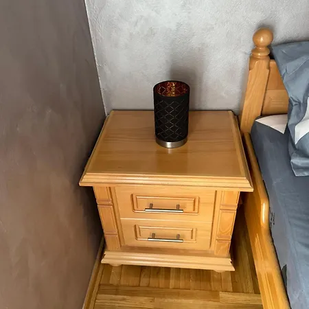 S アパート Užice